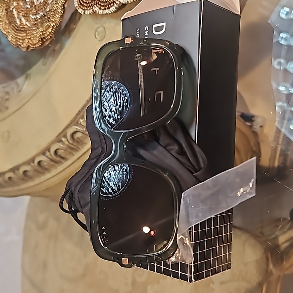 New Diff Sun Glasses - image 1